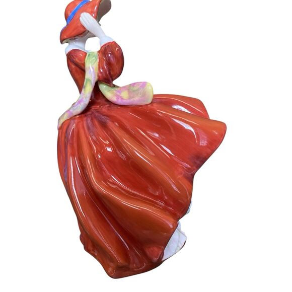 ROYAL DOULTON ENGLAND TOP OF THE HILL Vtg FIGURINE PRETTY LADIES 6.5” - Picture 3 of 8